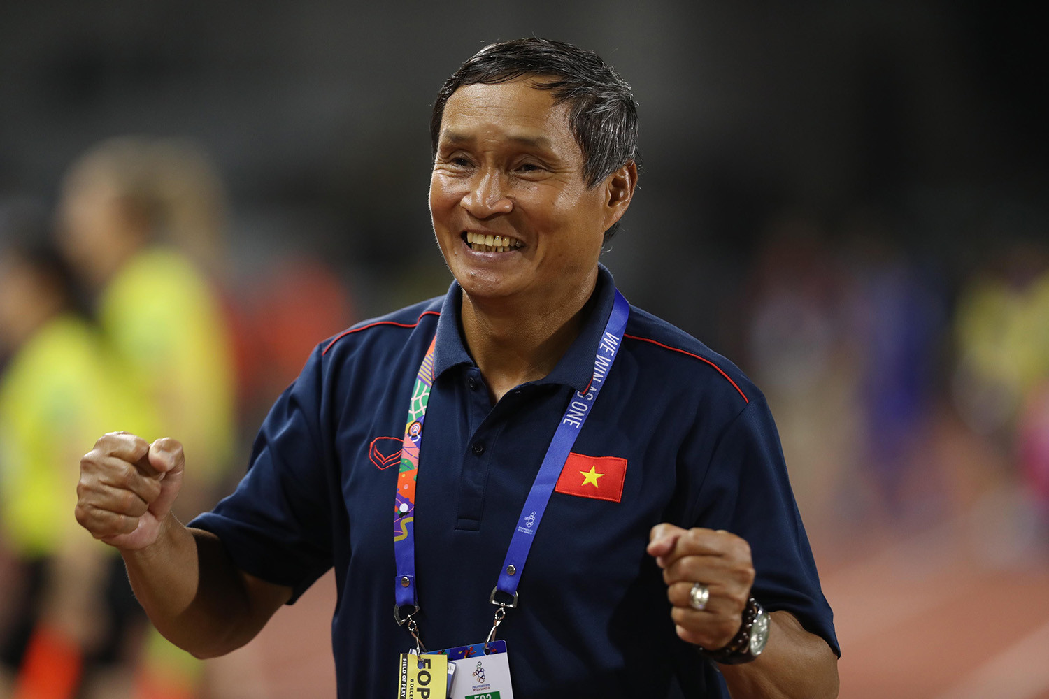 HLV Mai Đức Chung đưa tuyển nữ Việt Nam tới World Cup