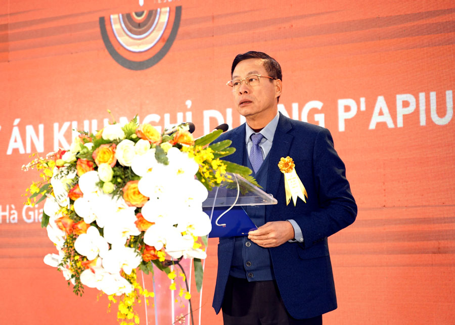 Phó Bí thư Tỉnh ủy, Chủ tịch UBND tỉnh Nguyễn Văn Sơn phát biểu tại buổi Lễ.
