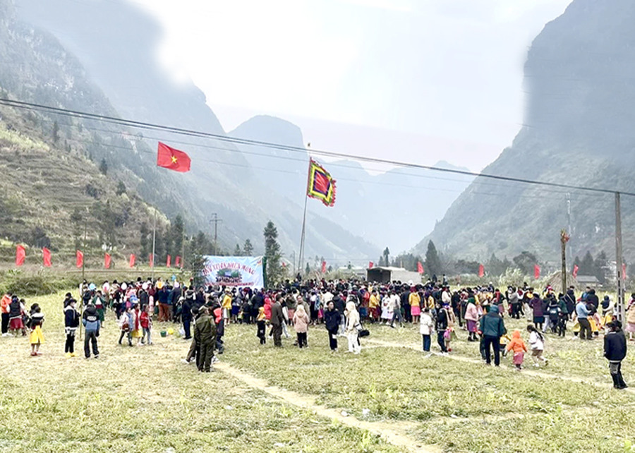 Lễ hội Gầu Tào xã Phố Cáo là một trong những lễ hội Xuân thu hút đông đảo du khách.