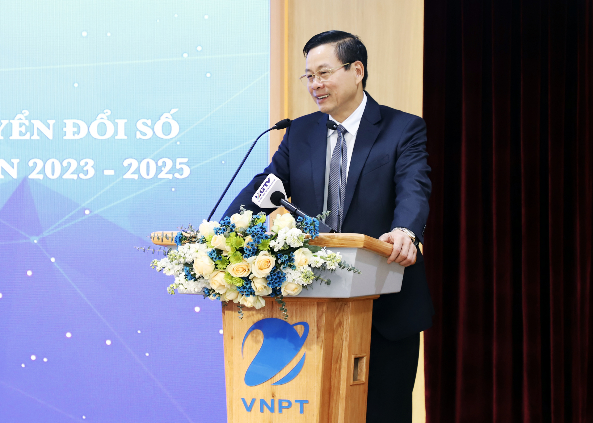 Chủ tịch UBND tỉnh Hà Giang Nguyễn Văn Sơn phát biểu tại hội nghị