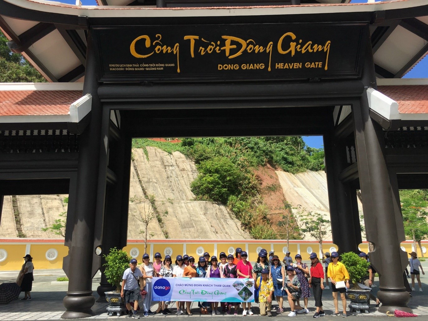 Cổng Trời Đông Giang, Quảng Nam đã đón nhiều lượt khách tham quan.
