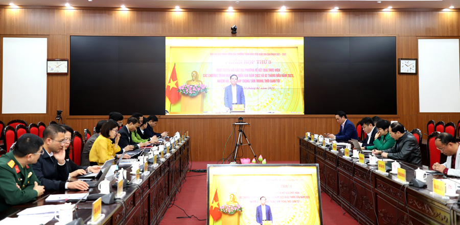 Các đại biểu tại điểm cầu của tỉnh nghe phát biểu của Phó Thủ tướng Trần Lưu Quang.