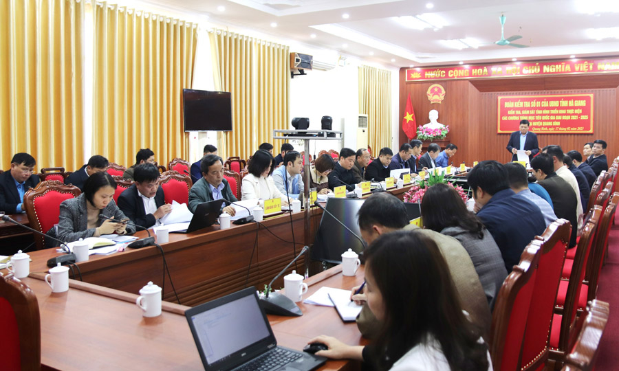 Đoàn công tác số 1 của UBND tỉnh làm việc với lãnh đạo huyện Quang Bình và các cơ quan liên quan.
