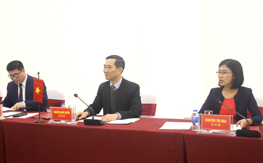 Giám đốc Sở Công thương Nguyễn Khắc Quyền thảo luận tại hội đàm.
