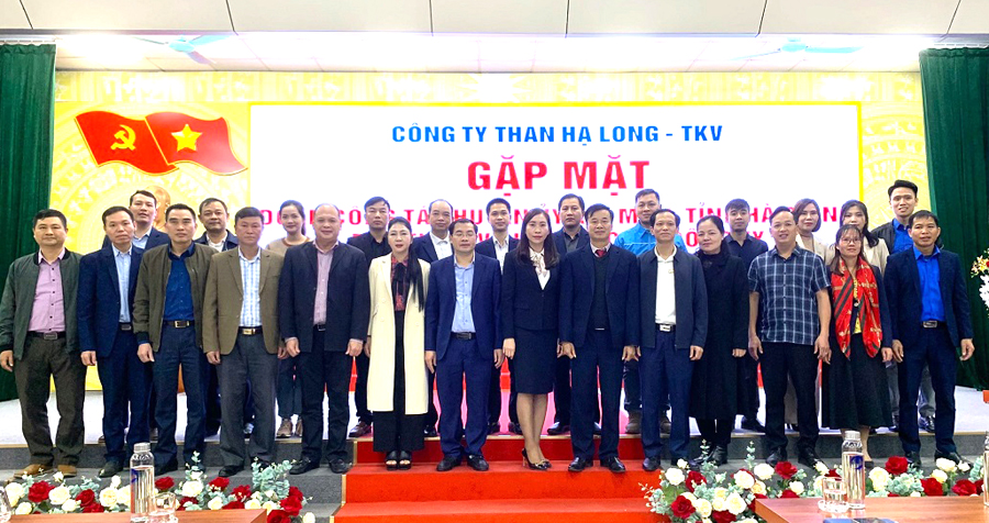 Lãnh đạo huyện Xín Mần thăm và làm việc tại Công ty Than Hạ Long thuộc Tập đoàn Than - Khoáng sản Việt Nam.
