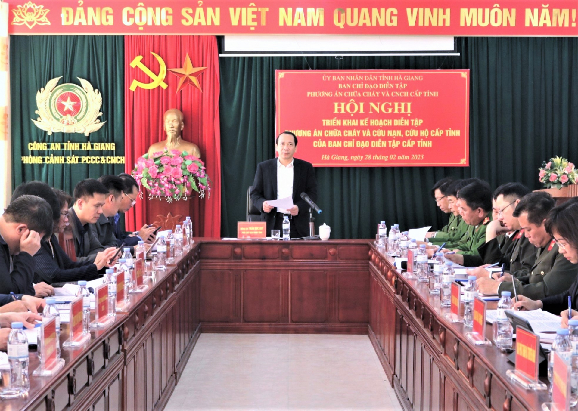 Phó Chủ tịch UBND tỉnh Trần Đức Quý phát biểu chỉ đạo tại hội nghị.