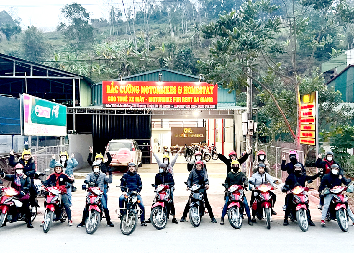 Lượng khách lưu trú và thuê xe máy ở thành phố Hà Giang ngày càng tăng.