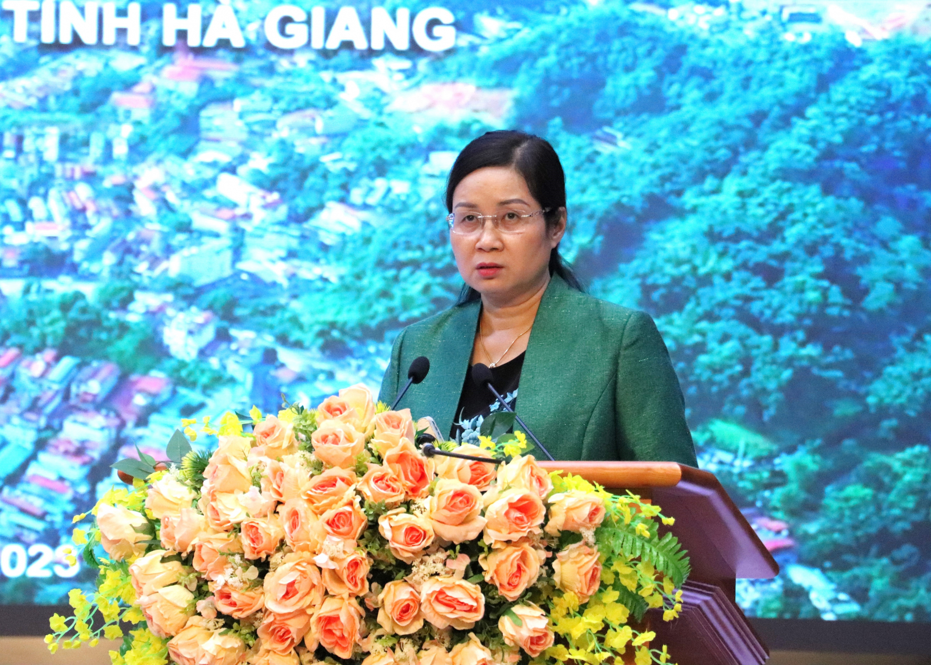 Phó Chủ tịch UBND tỉnh Hà Thị Minh Hạnh phát biểu chỉ đạo tại hội nghị.