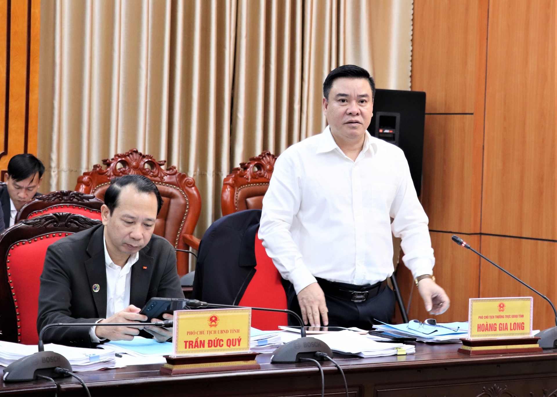 Phó Chủ tịch Thường trực UBND tỉnh Hoàng Gia Long tham gia ý kiến vào Tờ trình dự thảo Quy chế Quản lý kiến trúc đô thị Hà Giang đến năm 2035.