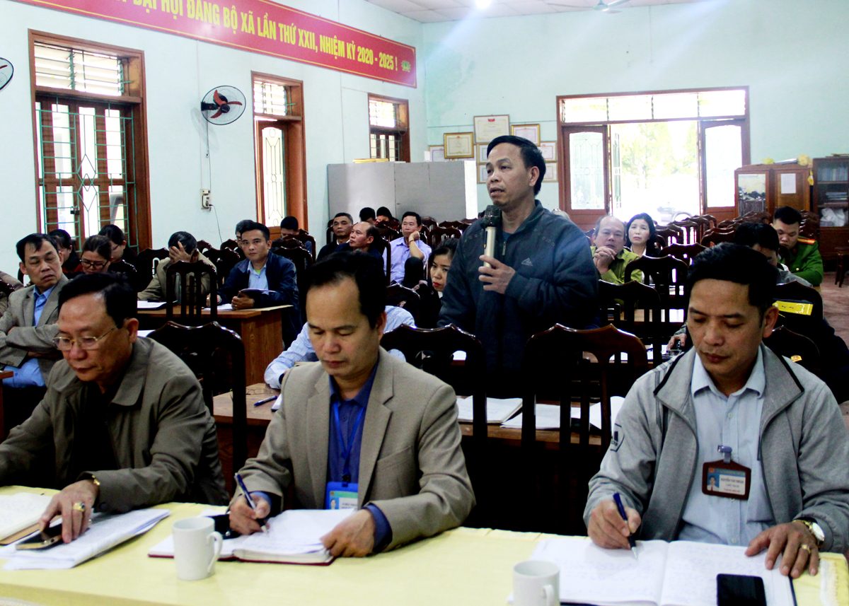 Người dân xã Việt Lâm (Vị Xuyên) kiến nghị tháo gỡ vướng mắc trong quá trình chuyển đổi mô hình quản lý chợ Vạt.
