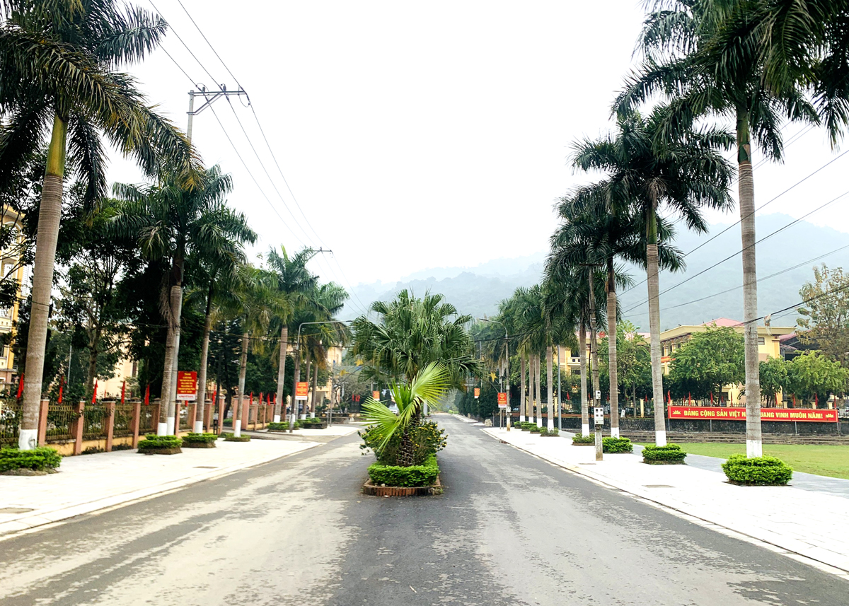 Đường nội thị thị trấn Vị Xuyên được đầu tư nâng cấp sạch đẹp, hiện đại.
