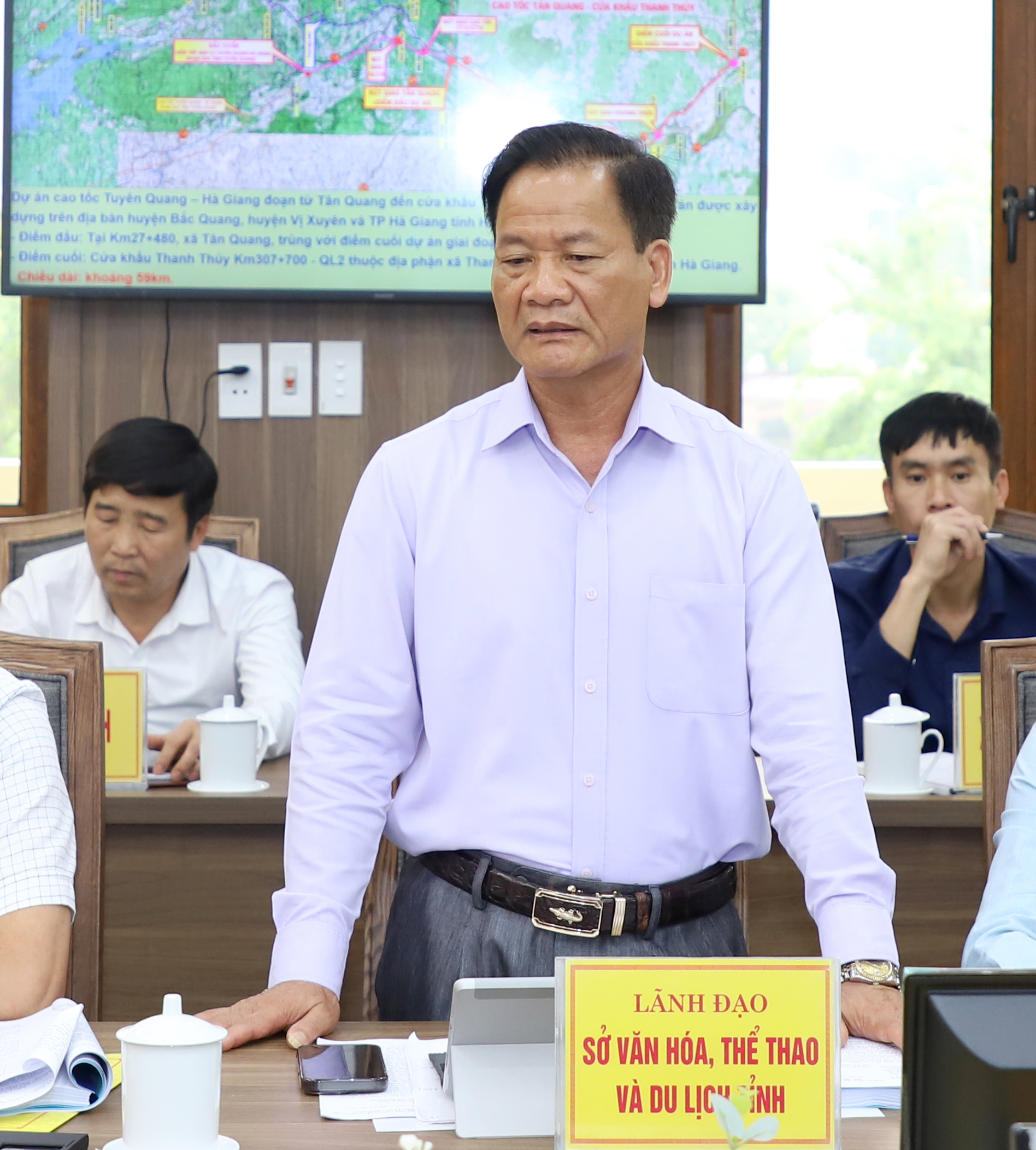 Giám đốc Sở Văn hóa TT&DL Nguyễn Hồng Hải đề nghị huyện Vị Xuyên quan tâm công tác tuyên truyền về xóa bỏ hủ tục và thực hiện các chương trình mục tiêu quốc gia.