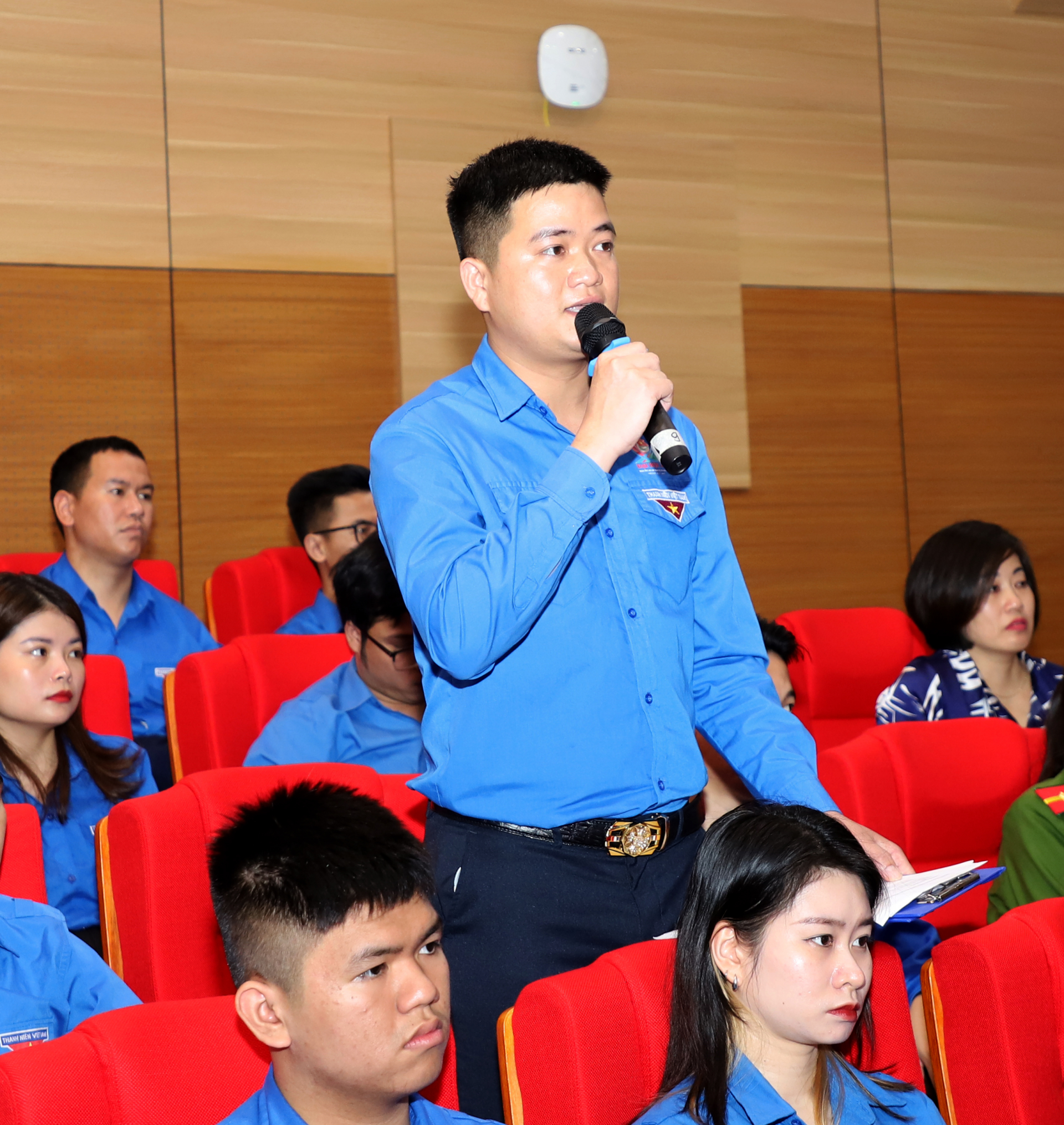 Đại diện thanh niên xã Cao Mã Pờ (Quản Bạ) hiến kế giúp tỉnh đẩy mạnh công tác chuyển đổi số.