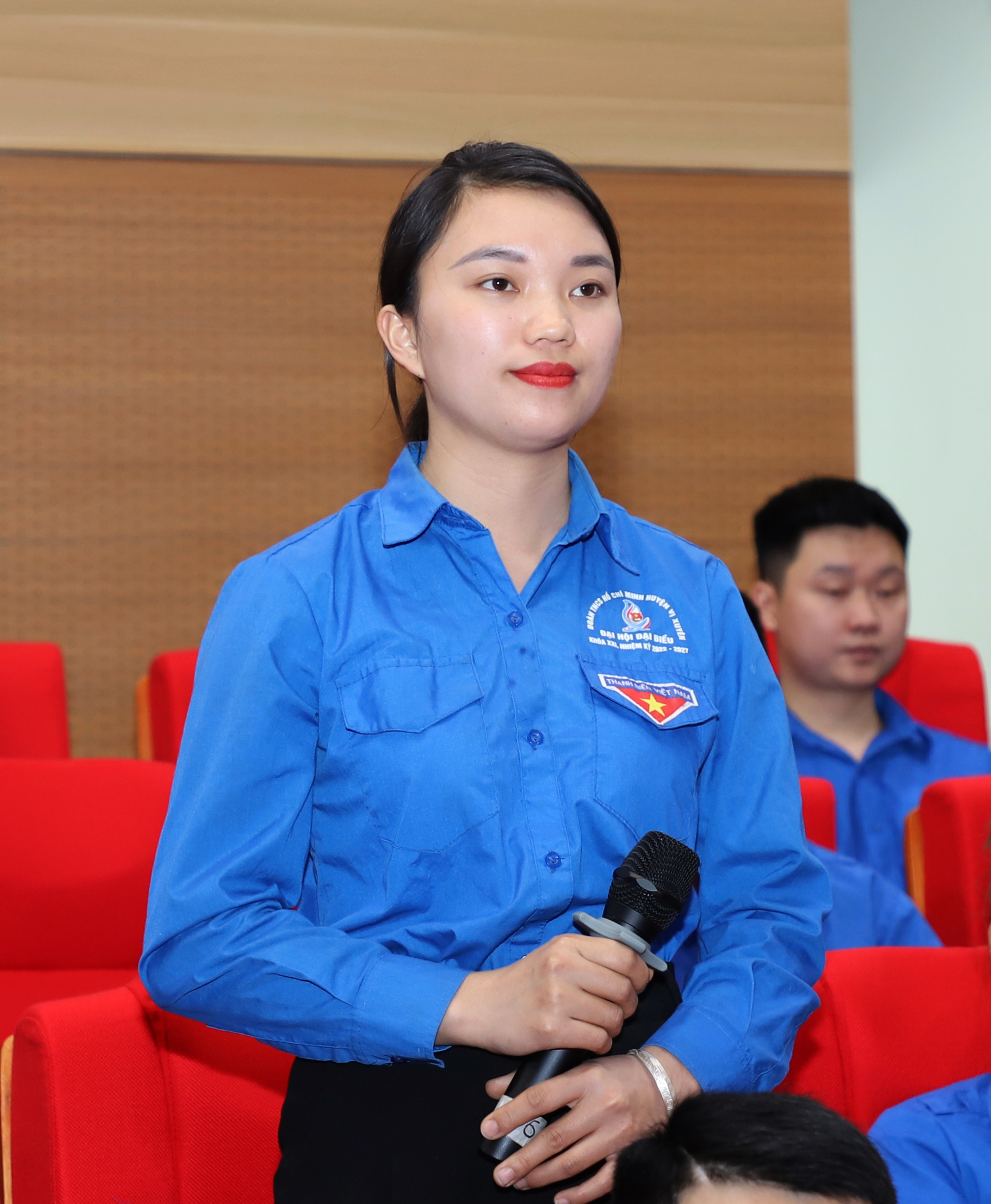 Đại diện thanh niên huyện Vị Xuyên đặt câu hỏi về chuyển đổi số trong hoạt động du lịch.