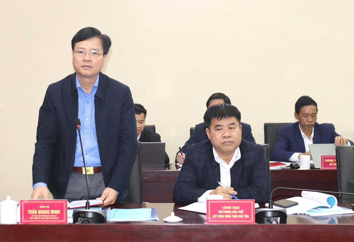 Chủ nhiệm Ủy ban Kiểm tra Tỉnh ủy Trần Quang Minh đề nghị huyện Bắc Quang tập trung cải cách thủ tục hành chính; có các giải pháp đột phá phát triển nông nghiệp hàng hóa, du lịch.
