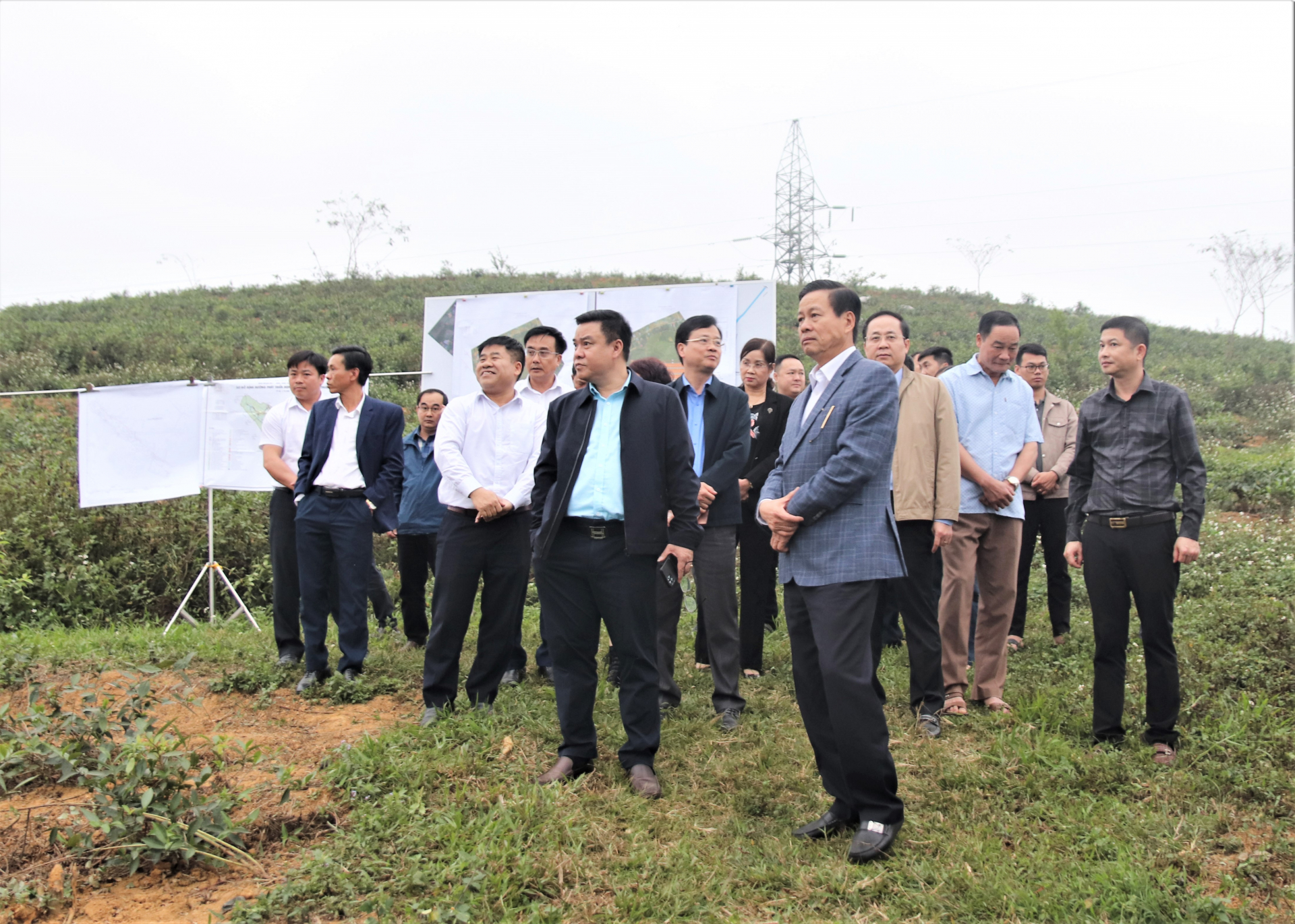 Thường trực UBND tỉnh kiểm tra khu tái định cư đối với các hộ dân bị ảnh hưởng khi thực hiện dự án cao tốc Tuyên Quang – Hà Giang.