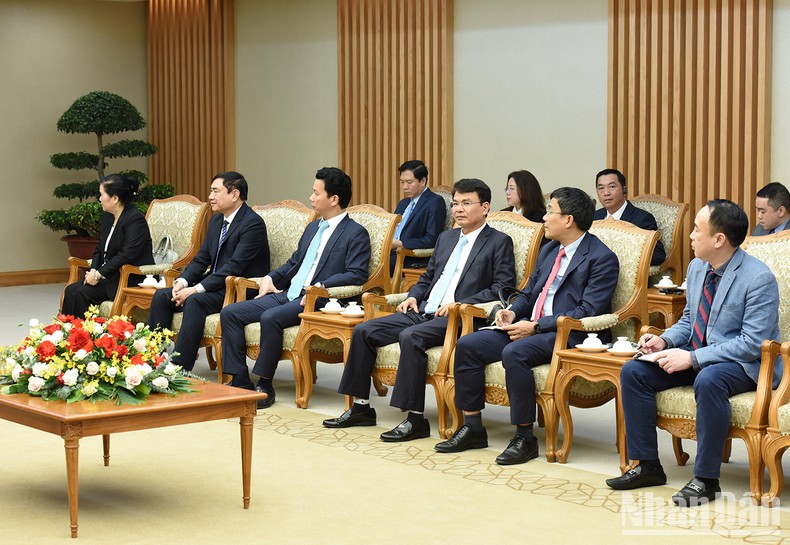 Đại diện lãnh đạo các bộ, ban, ngành và các tỉnh của Việt Nam tham dự buổi tiếp.