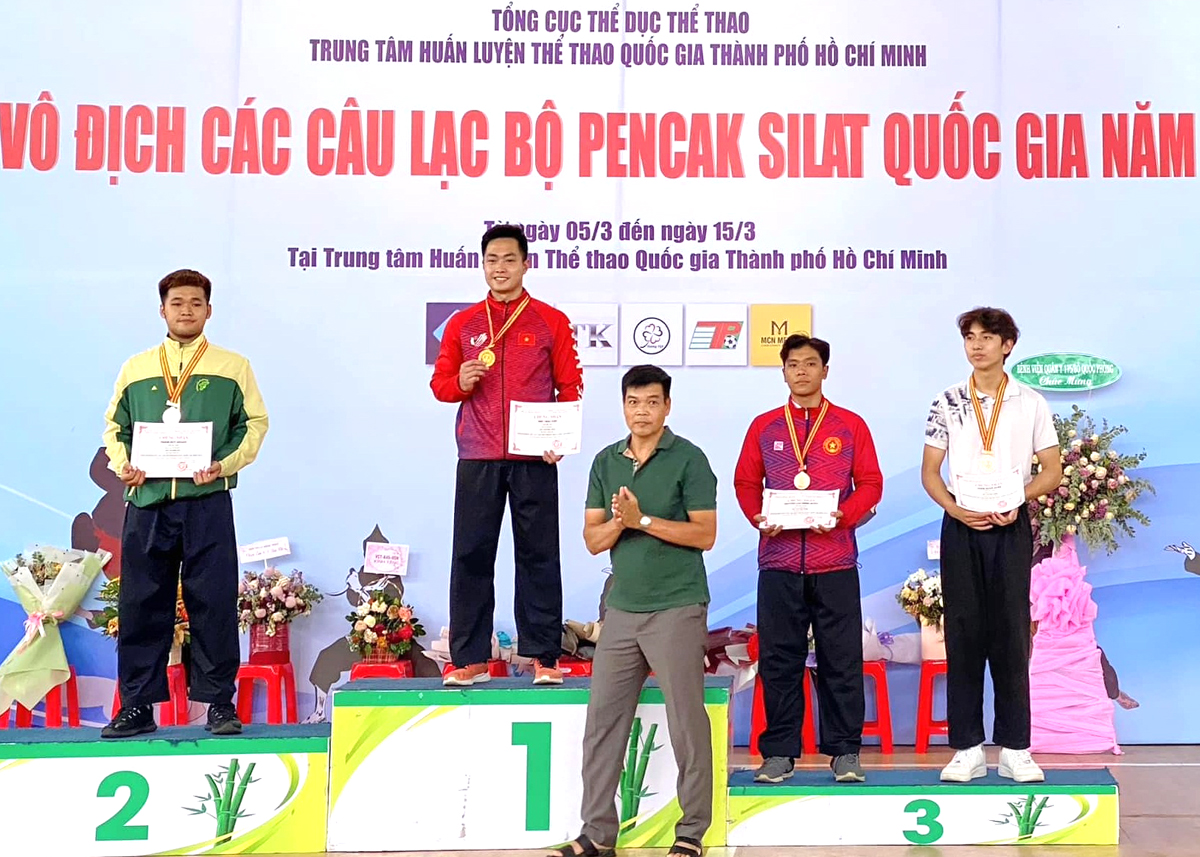 Vận động viên Phù Thái Việt (đoàn Hà Giang) giành Huy chương Vàng ở hạng cân 85 kg. Ảnh: CTV
