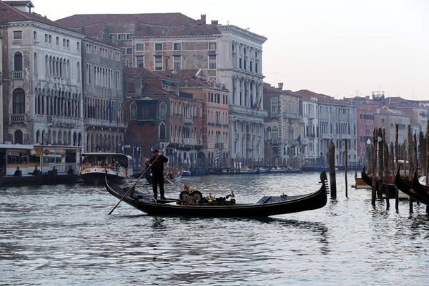 Venice hấp dẫn hơn khi các nhà khoa học Italia và Pháp cảnh báo“thành phố nổi” này và hầu hết đường bờ biển Bắc Adriatic của Italia sẽ bị chìm dưới biển trong 100 năm tới.