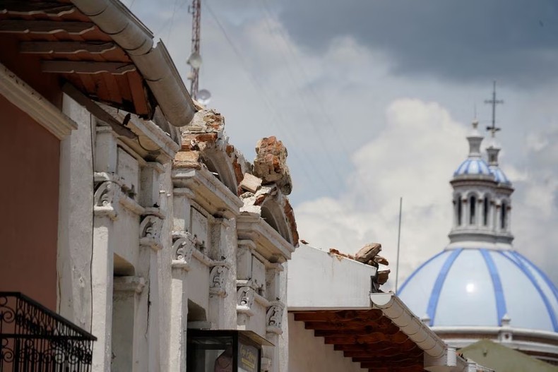 Ngôi nhà tại Cuenca, Ecuador chịu thiệt hại nhỏ sau trận động đất ngày 18/3/2023. 