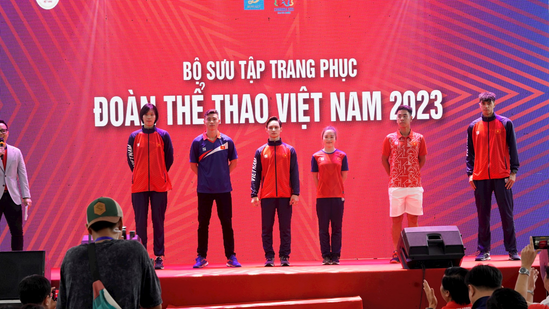 Lễ ra mắt trang phục chính thức của Đoàn thể thao Việt Nam tại SEA Games 32.