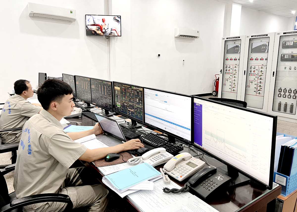 Trung tâm điều hành Nhà máy Thủy điện Thái An được tích hợp công nghệ hiện đại, đảm bảo theo dõi, xử lý kịp thời mọi hoạt động 24/24 giờ.