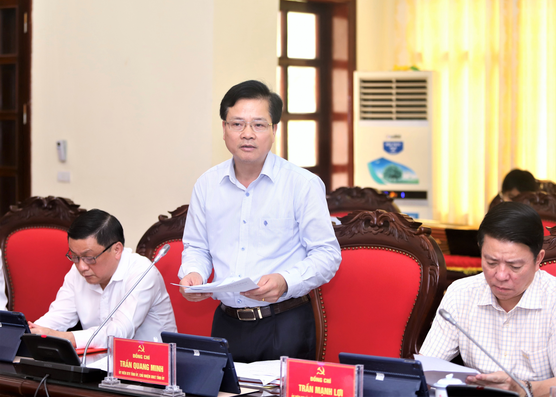 Chủ nhiệm Ủy ban Kiểm tra Tỉnh uỷ Trần Quang Minh báo cáo tổng hợp các ý kiến thảo luận tại tổ 3