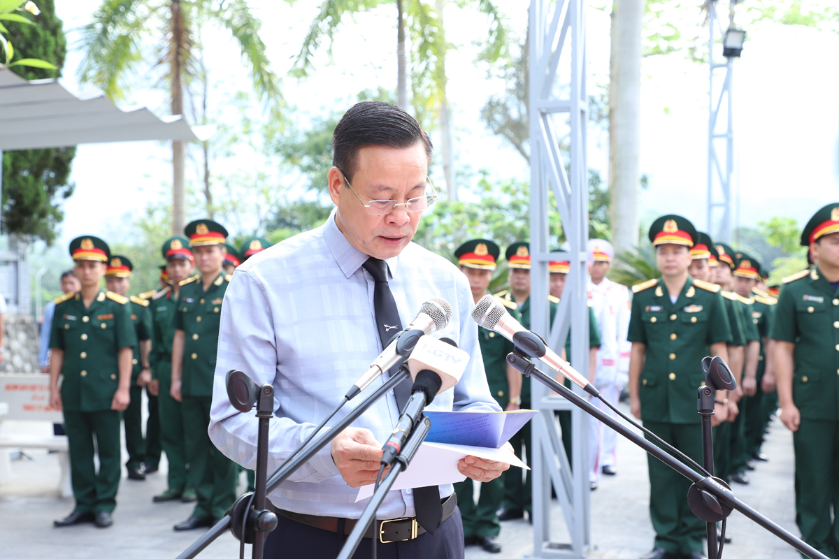 Chủ tịch UBND tỉnh Nguyễn Văn Sơn đọc điếu văn tại Lễ truy điệu