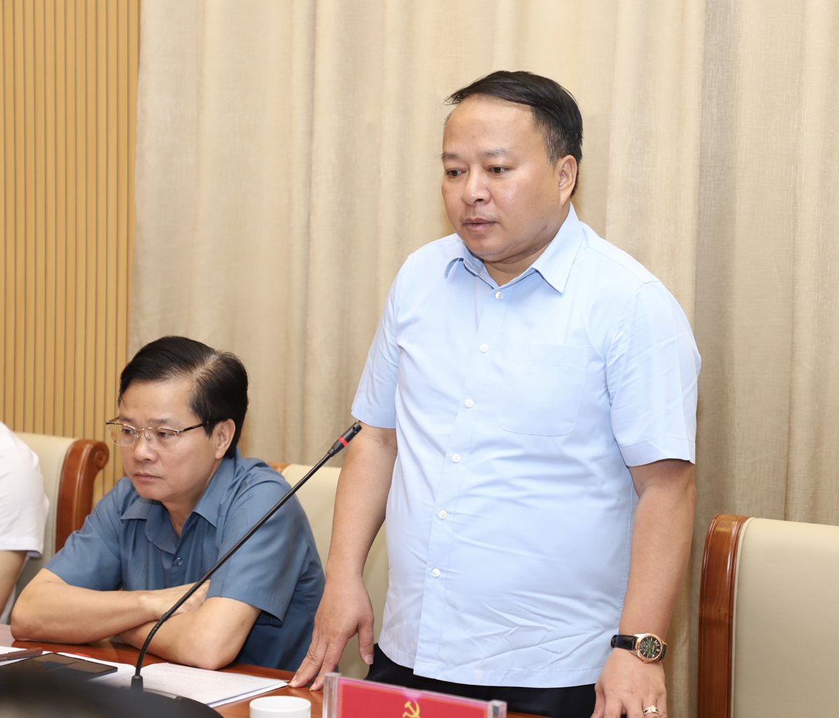 Giám đốc Công an tỉnh Phan Huy Ngọc phát biểu tại phiên họp
