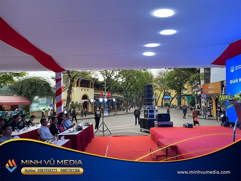 Sân khấu tại Minh Vũ Media được lắp ráp theo yêu cầu của khách hàng