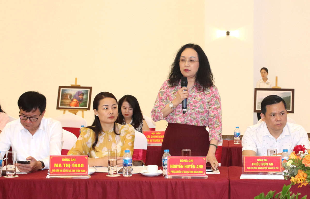 Lãnh đạo Sở Văn hóa – Thể thao và Du lịch tỉnh Quảng Ninh chia sẻ kinh nghiệm thu phí đối với một số địa điểm du lịch tại địa phương.
