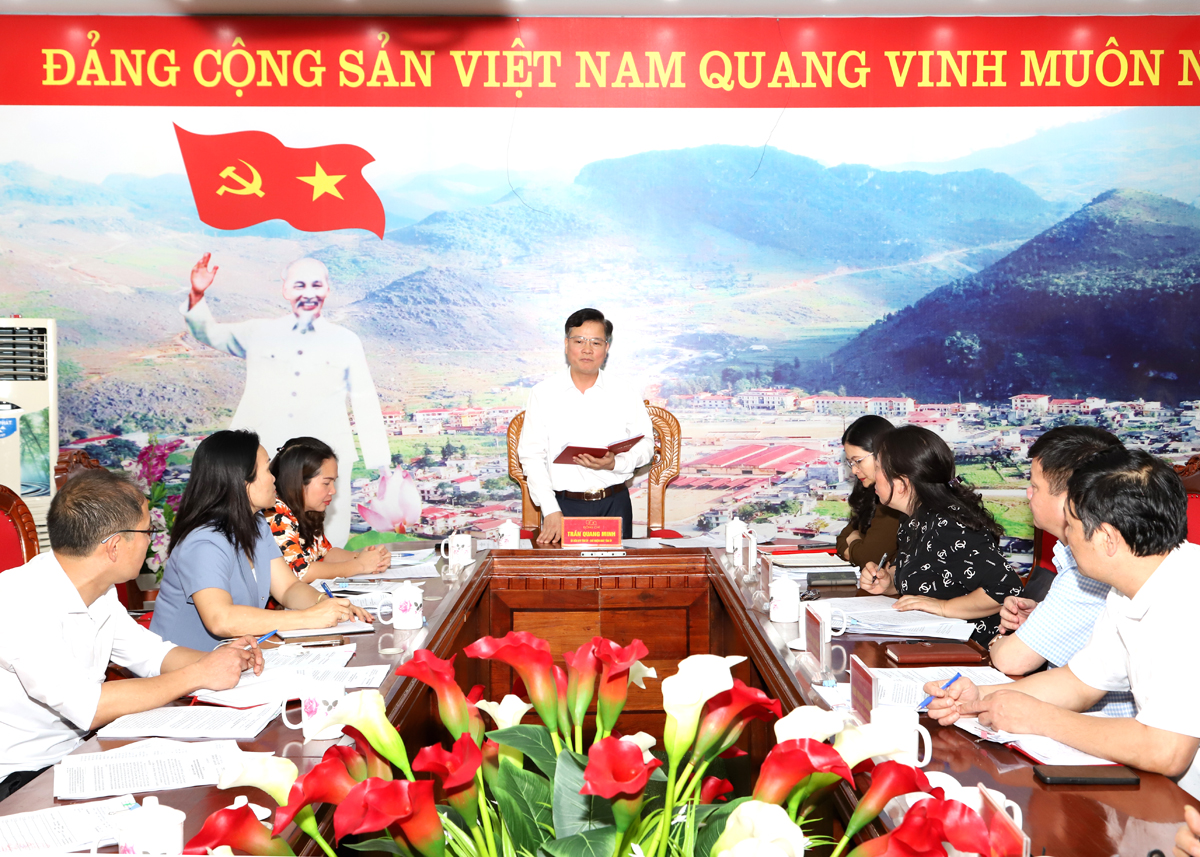 Chủ nhiệm UBKT Tỉnh ủy Trần Quang Minh phát biểu tại buổi làm việc với lãnh đạo huyện Mèo Vạc.
