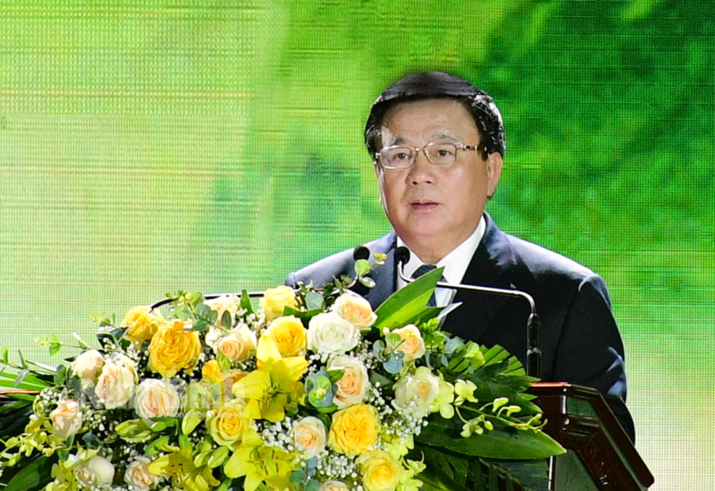 Đồng chí Nguyễn Xuân Thắng, Ủy viên Bộ Chính trị, Giám đốc Học viện Chính trị Quốc gia Hồ Chí Minh, Chủ tịch Hội đồng Lý luận Trung ương phát biểu tại chương trình kỷ niệm.