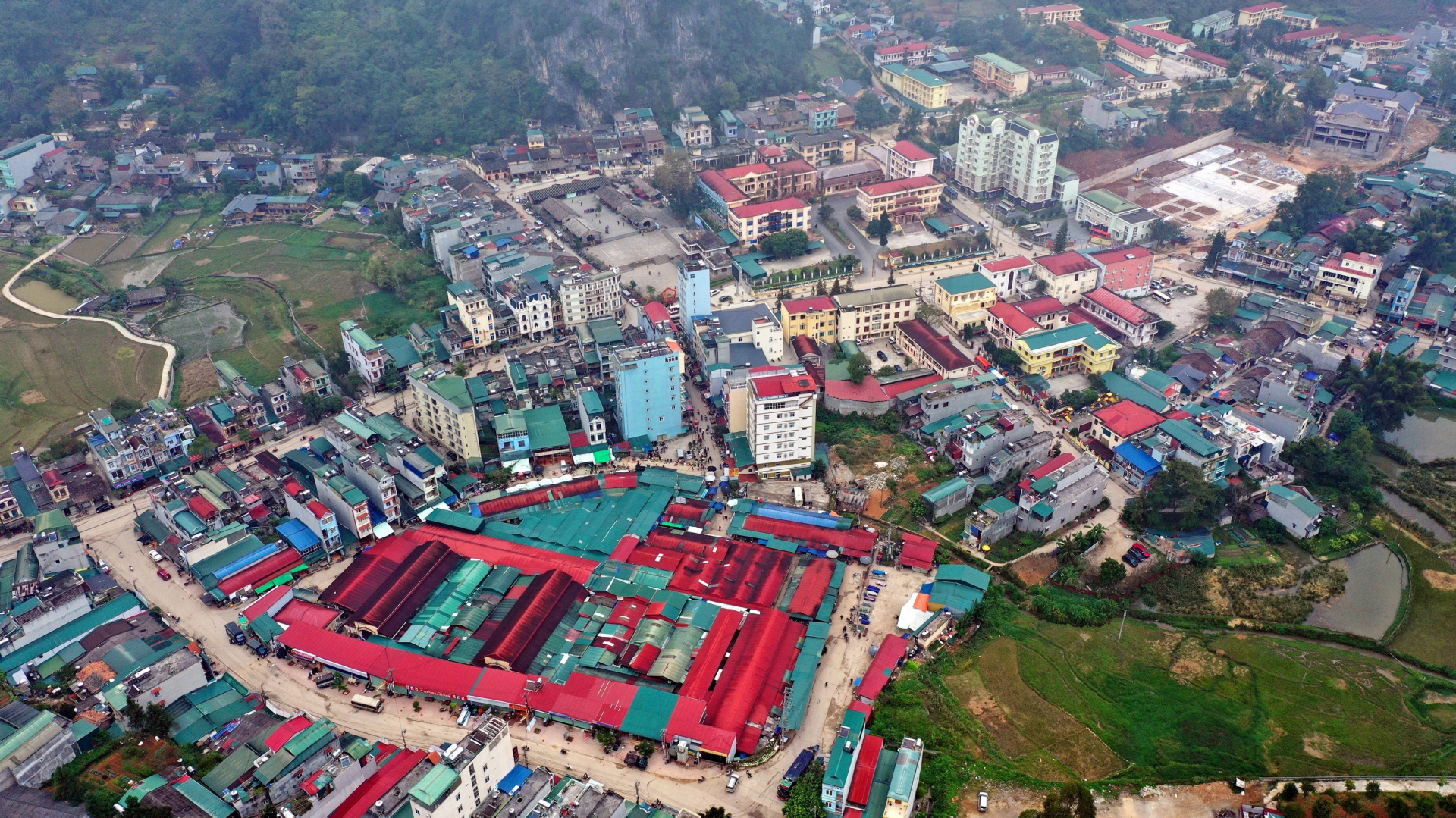 Thị trấn Đồng Văn trên đà phát triển - Ảnh Bang Phúc