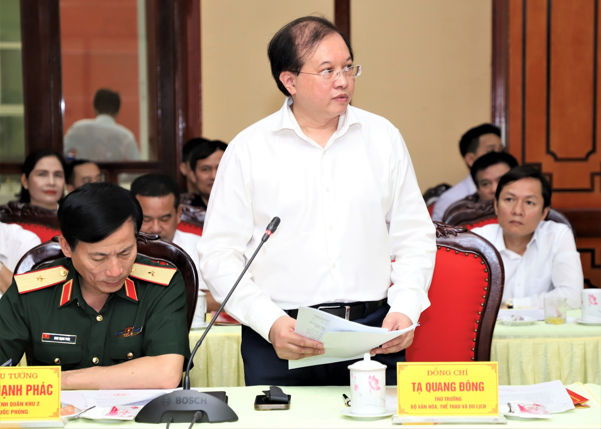 Thứ trưởng Bộ Văn hoá, Thể thao và Du lịch Tạ Quang Đông phát biểu thảo luận