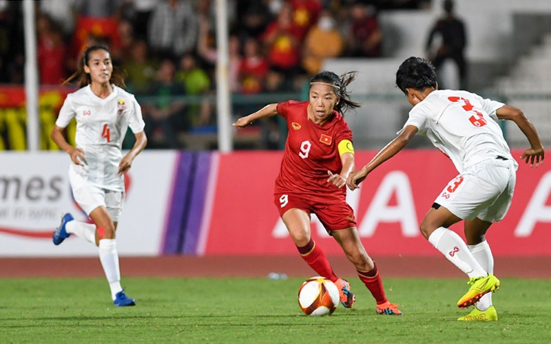 Huỳnh Như mở tỷ số cho tuyển nữ Việt Nam ở phút 12.