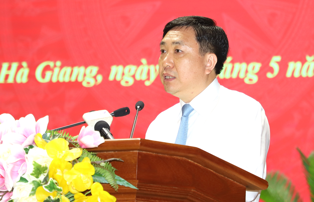 Quyền Bí thư Tỉnh ủy Nguyễn Mạnh Dũng phát biểu nhận nhiệm vụ mới.
