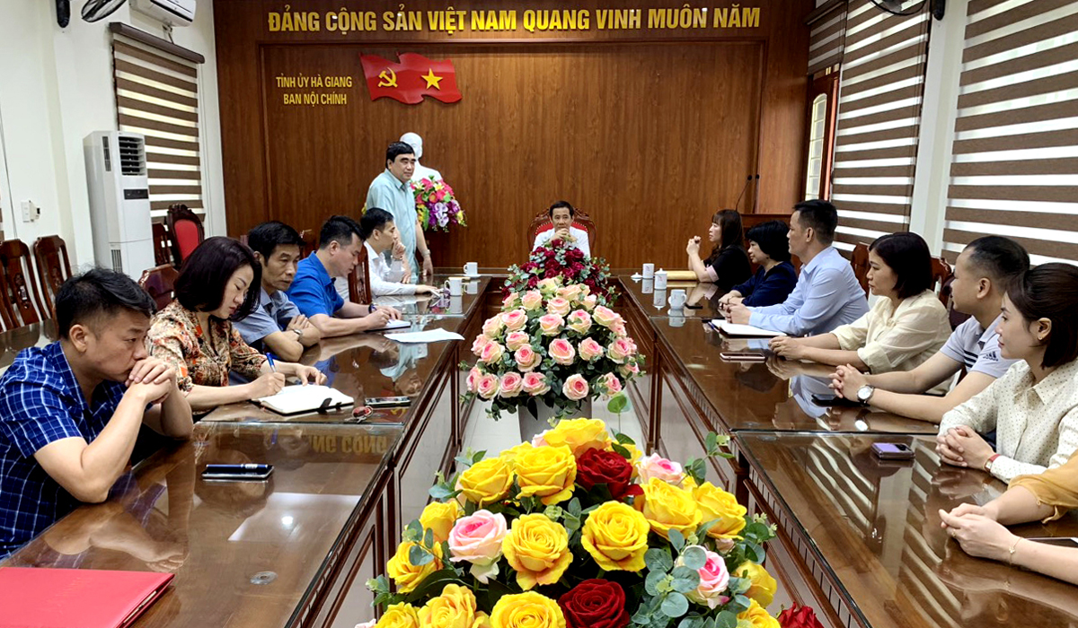 Toàn cảnh buổi làm việc.
