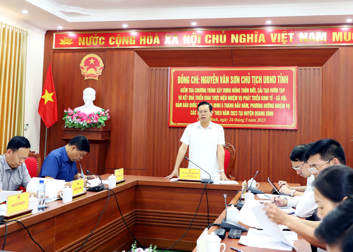 Chủ tịch UBND tỉnh Nguyễn Văn Sơn chủ trì buổi làm việc với BTV Huyện ủy Quang Bình.