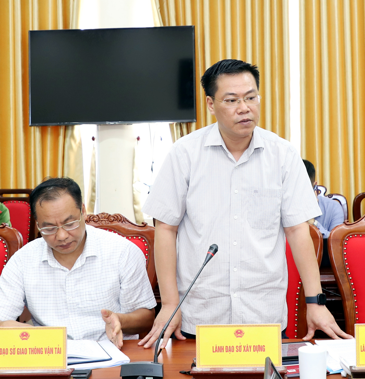 Giám đốc Sở Xây dựng Nguyễn Tiến Dũng đề nghị huyện Quang Bình quan tâm công tác quy hoạch; ưu tiên nguồn lực để chỉnh trang khu vực trung tâm các xã đang phấn đấu đạt chuẩn Nông thôn mới.