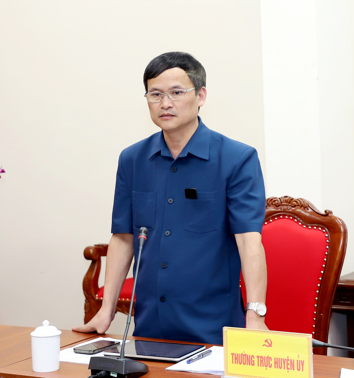 Bí thư Huyện ủy Quang Bình Triệu Tài Phong kiến nghị tỉnh tập trung ưu tiên nguồn lực giúp huyện đạt chuẩn Nông thôn mới theo đúng lộ trình.