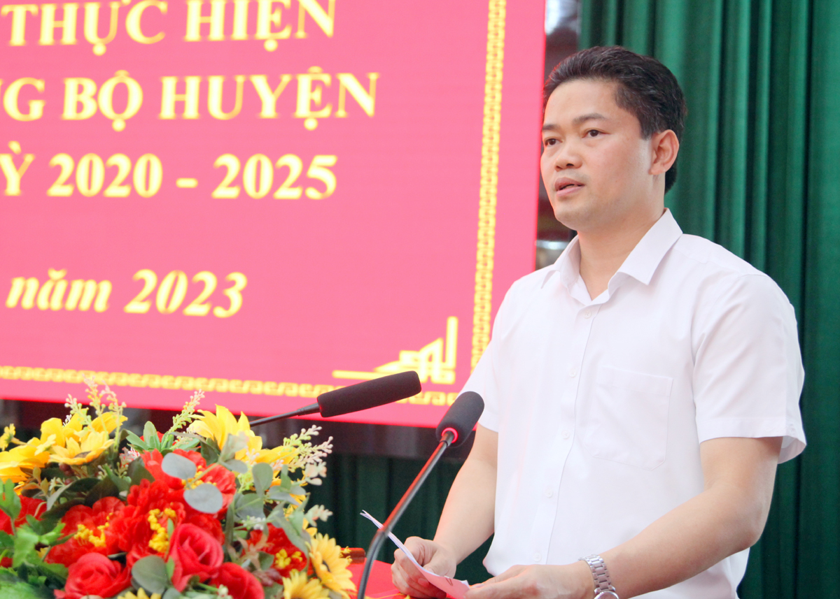 Trưởng Ban Tuyên giáo Tỉnh ủy Vũ Mạnh Hà phát biểu chỉ đạo tại hội nghị.