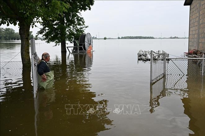 Cảnh ngập lụt sau những trận mưa lớn tại Ghibullo thuộc vùng Emilia-Romagna, Italy, ngày 20/5/2023.