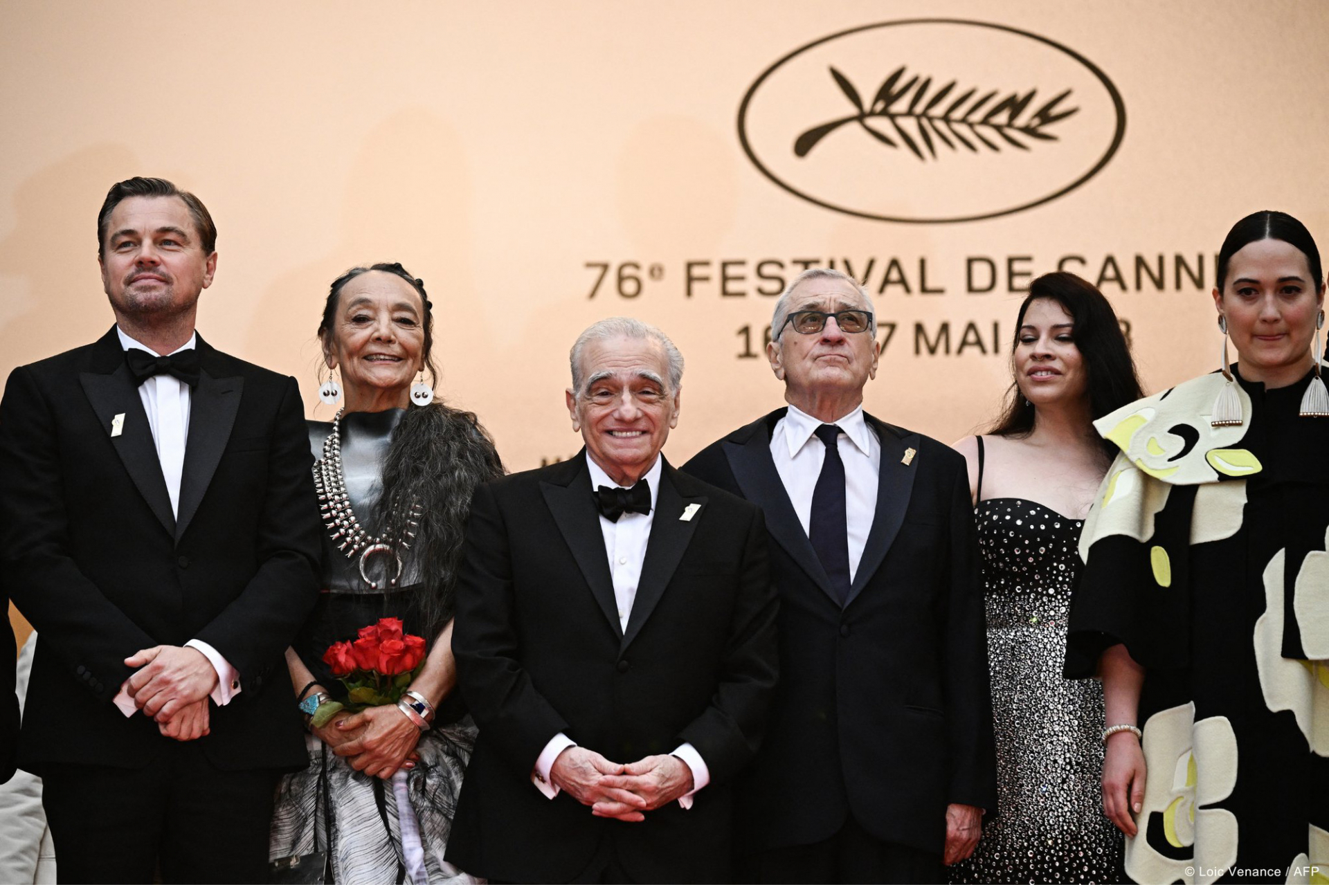 Từ trái qua: Leonardo DiCaprio, Tantoo Cardinal, Martin Scorsese, Robert De Niro, Cara Jade Myers và Lily Gladstone