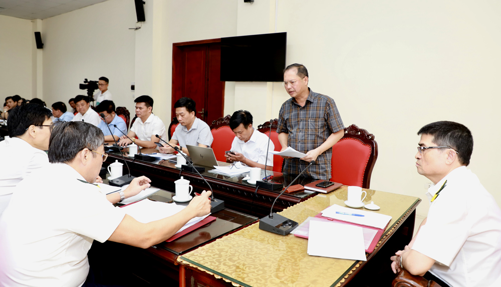 Lãnh đạo thành phố Hà Giang thảo luận tại hội nghị

