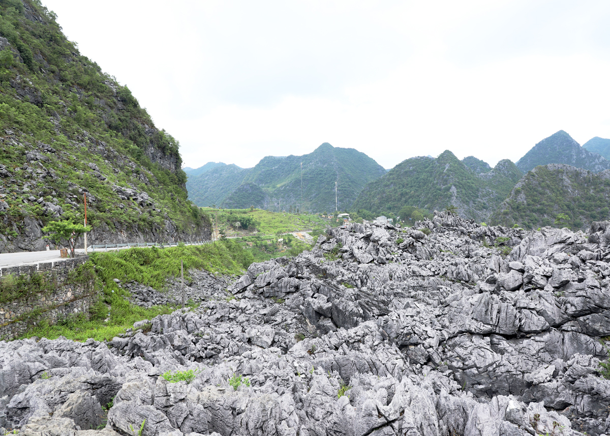 Cần những giải pháp lâu dài giải bài toán đá xây dựng trên Cao nguyên đá.