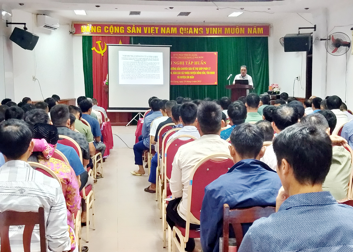 Tập huấn về trợ giúp pháp lý cho trưởng thôn, bản các xã thuộc huyện Đồng Văn, Yên Minh và Xín Mần