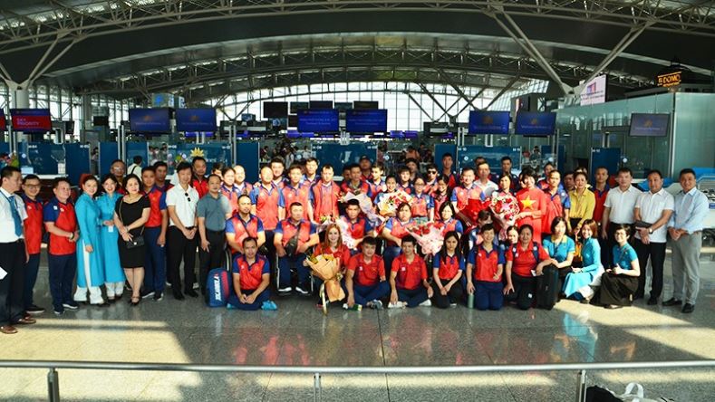 Các thành viên Đoàn thể thao người khuyết tật Việt Nam lên đường dự ASEAN Para Games 12.