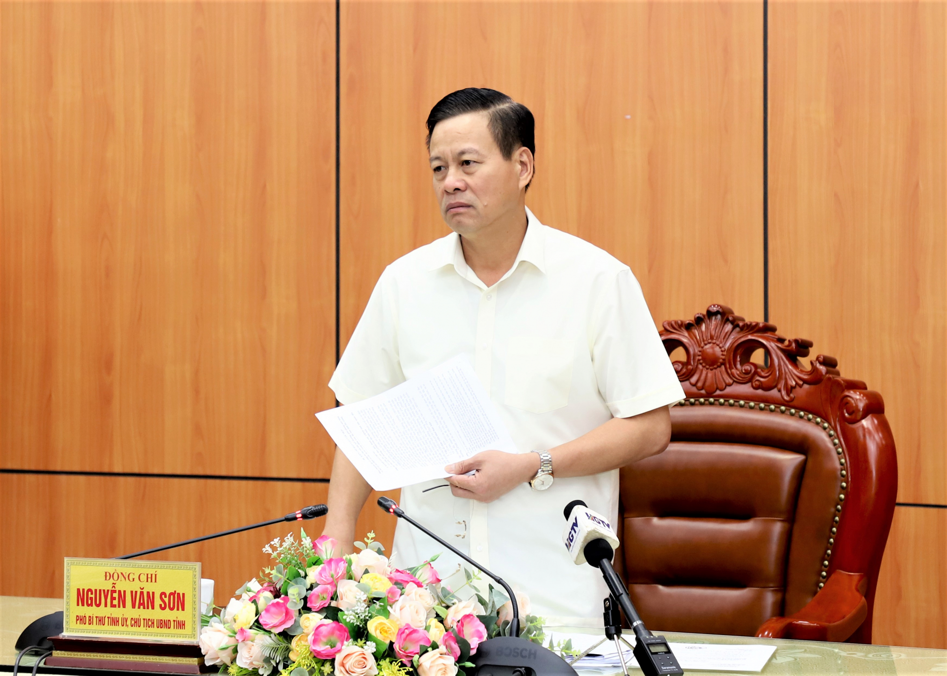 Chủ tịch UBND tỉnh Nguyễn Văn Sơn phát biểu tại buổi làm việc.