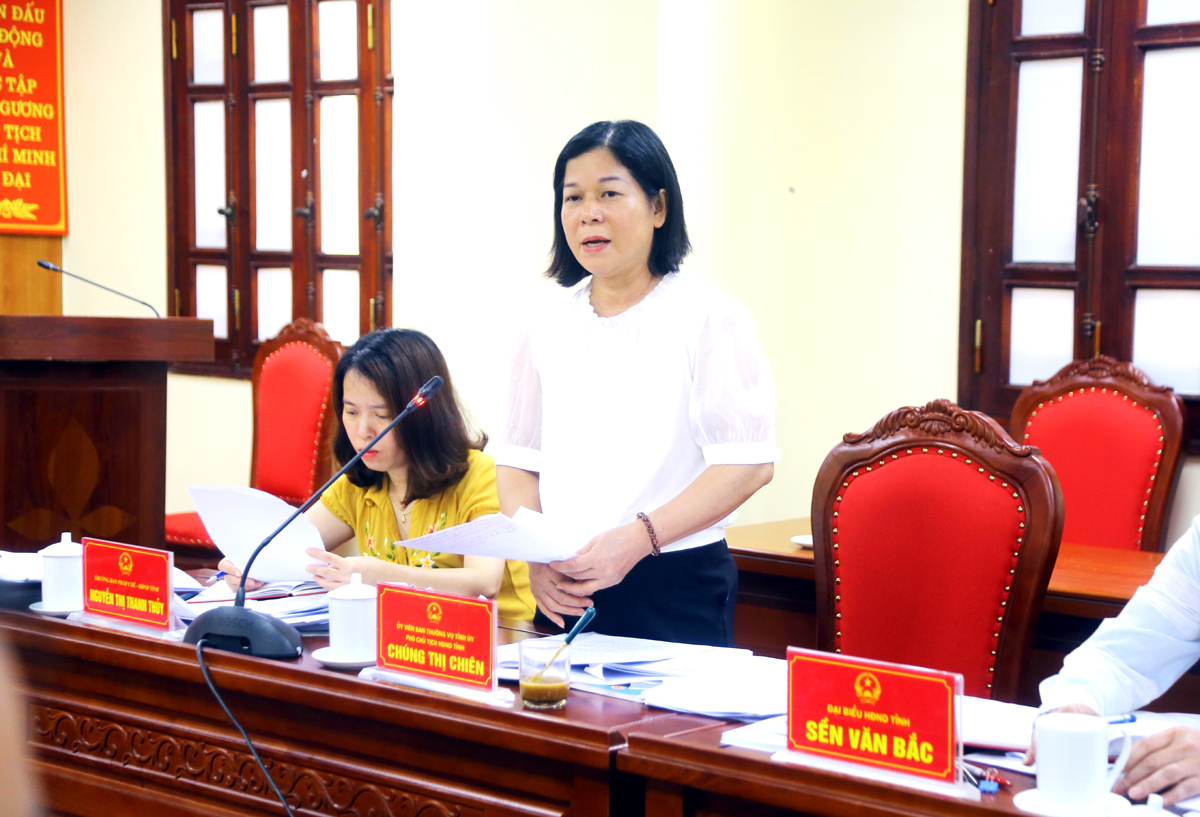 Phó Chủ tịch Thường trực HĐND tỉnh Chúng Thị Chiên phát biểu tại buổi giám sát.